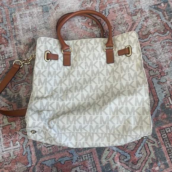 Michael Kors Hamilton Large Bag - Picture 3 of 13